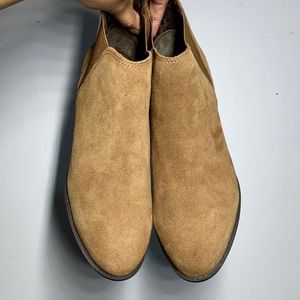 White Mountain | brown suede “Dalby” ankle booties